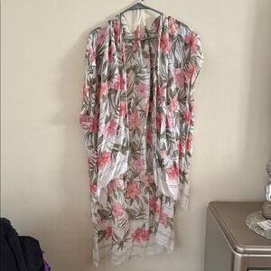 American Eagle Outfitters Floral Kimono - Pink and Green